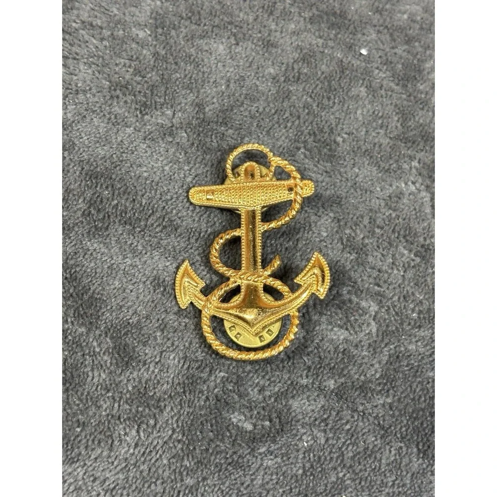 1/20th 10k US Navy Naval Midshipmen Cadet Anchor Insignia Hat Pin